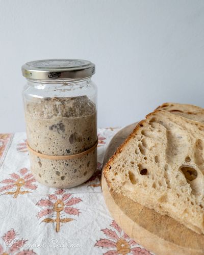 How to make a sourdough starter from scratch