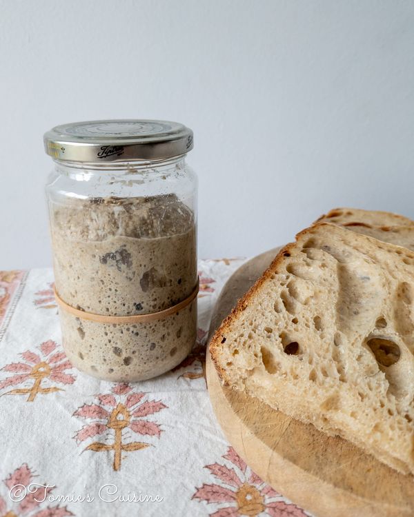 How to make a sourdough starter from scratch