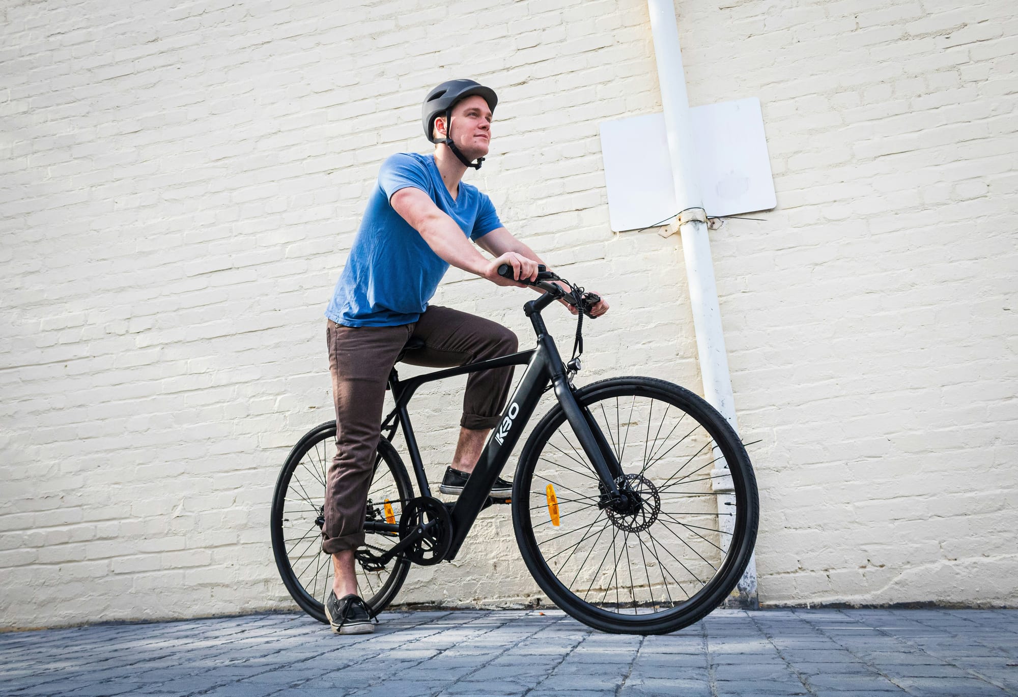 What is a hybrid bike