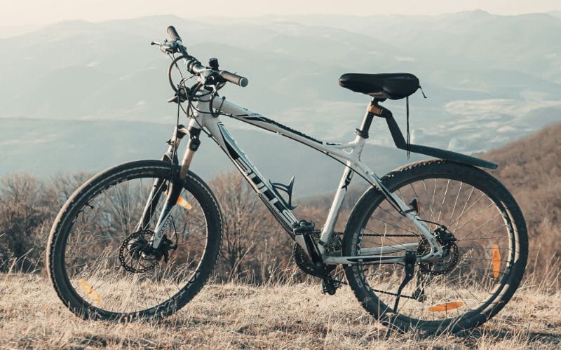 what is a hybrid bike