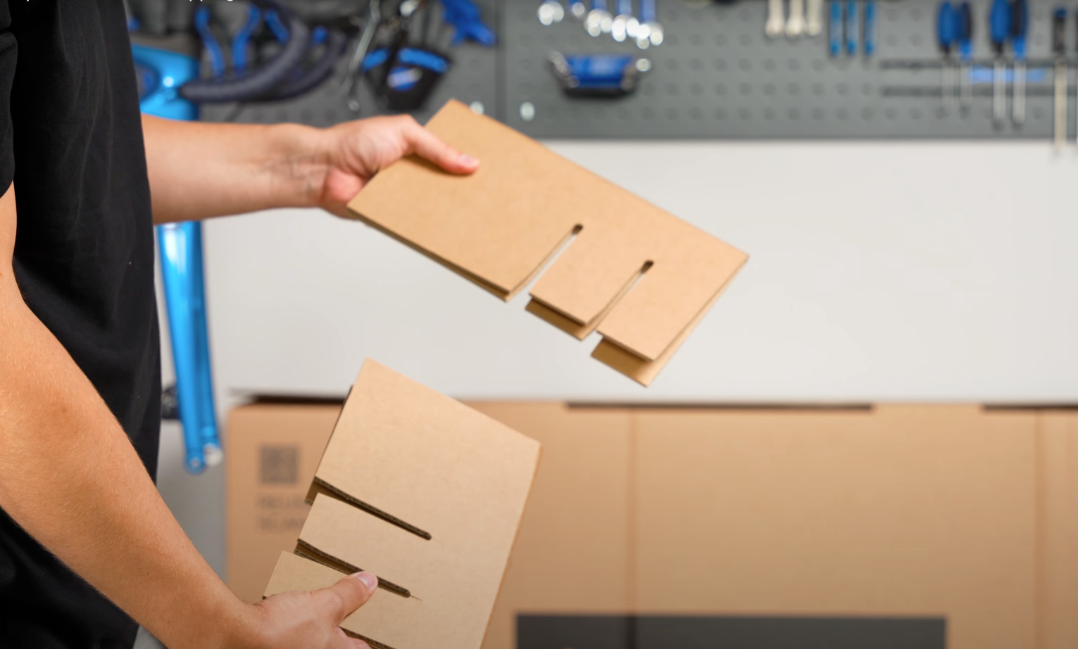 How to pack your bike: Medium Box