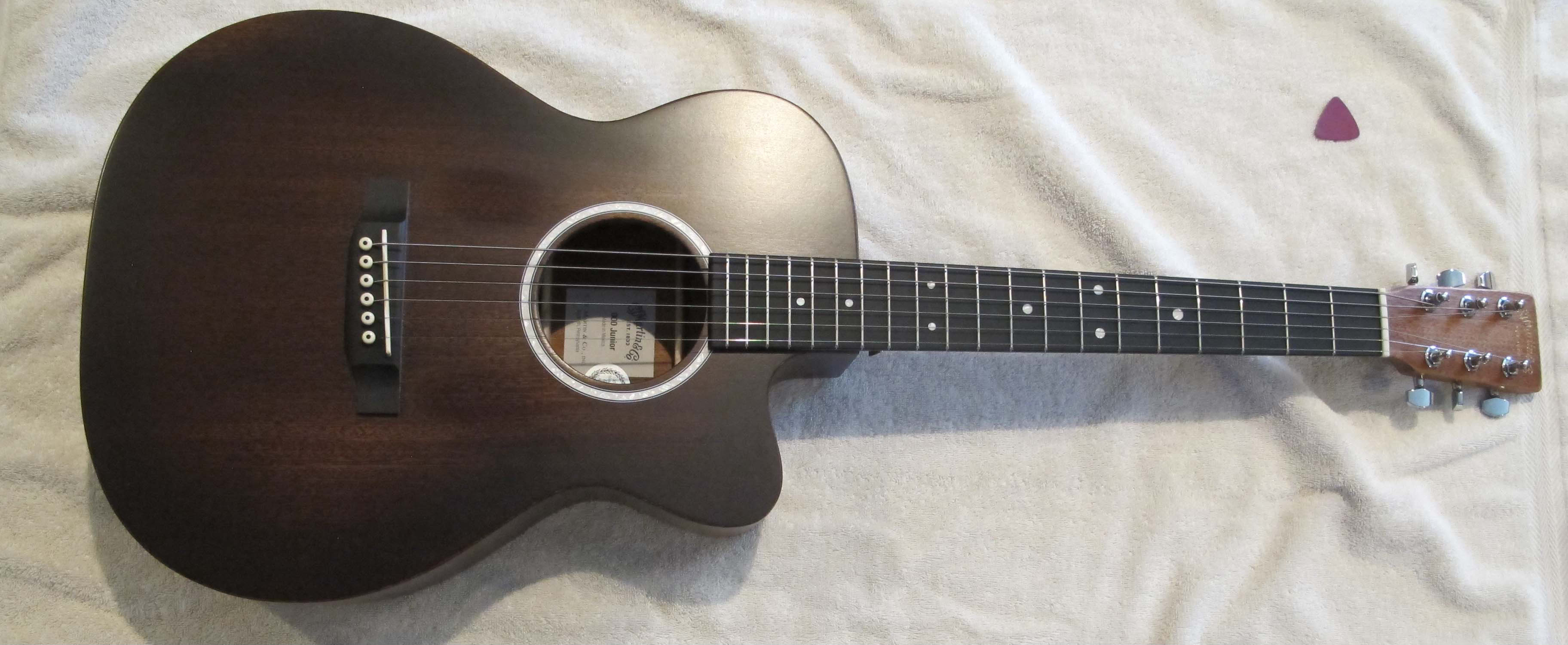 picture of a Martin 000jr 