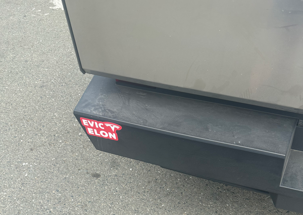 Dafuq is up with Tesla?