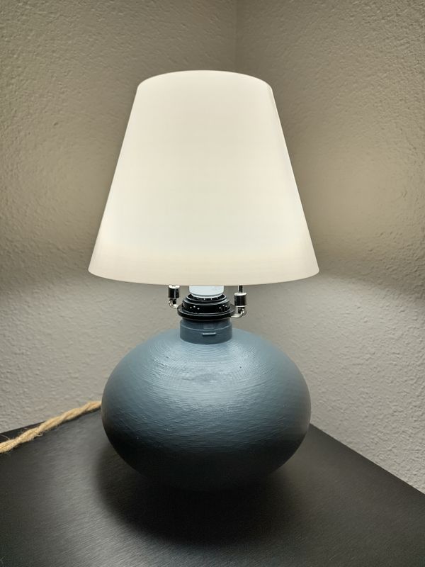 Soft Glow – A One-of-One Lamp I Designed and Printed