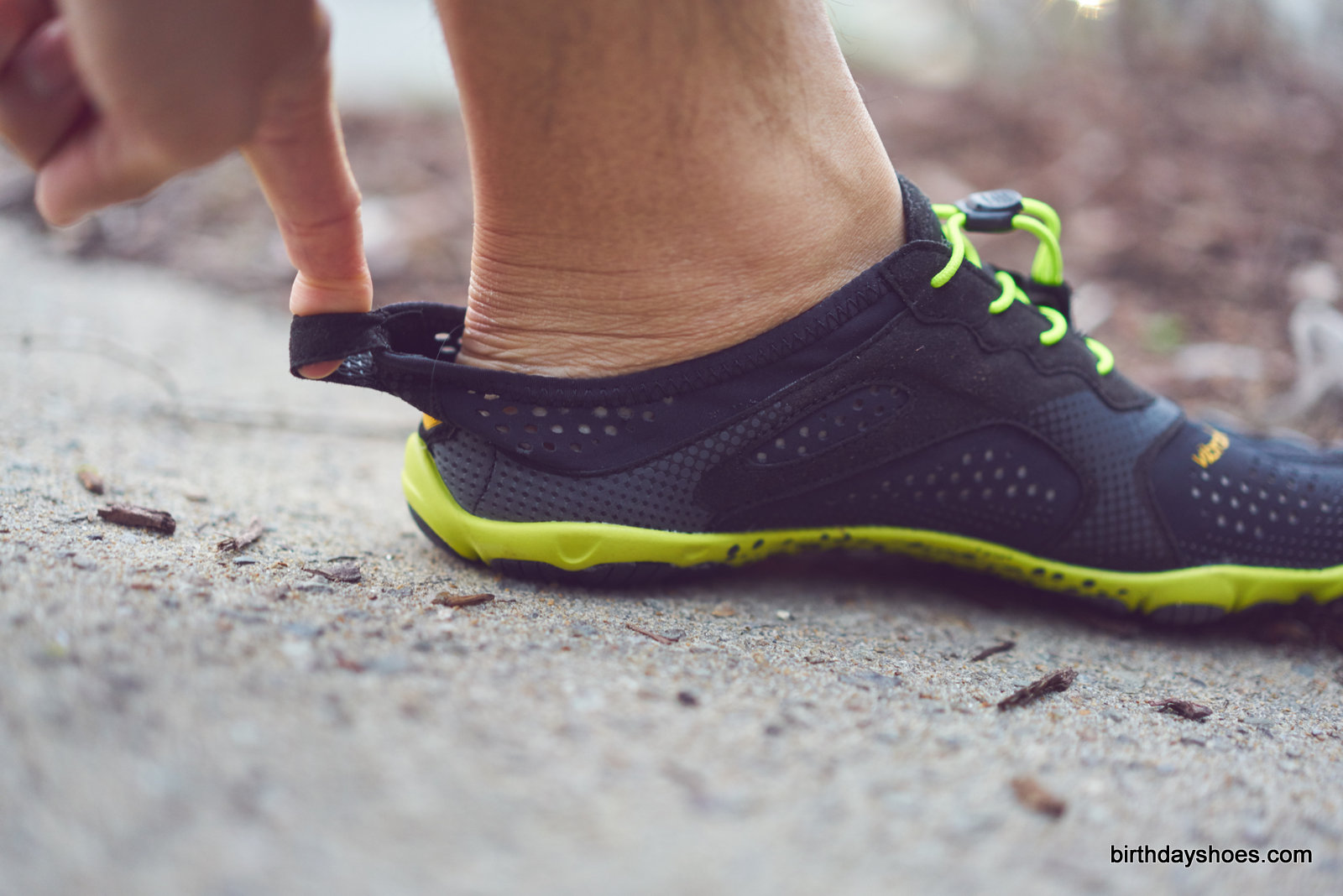 The swooping heel returns, but we wish Vibram provided some more security and less stretch