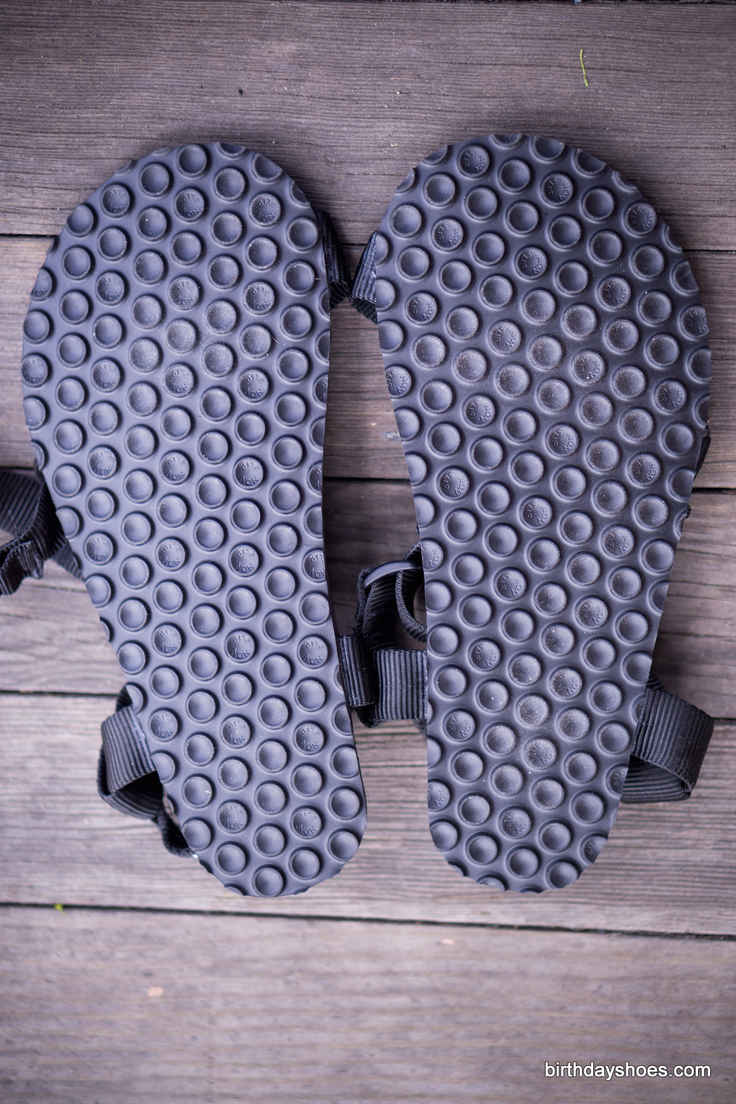 A pure sole with zero exposed rivets, screws, anchors, or posts