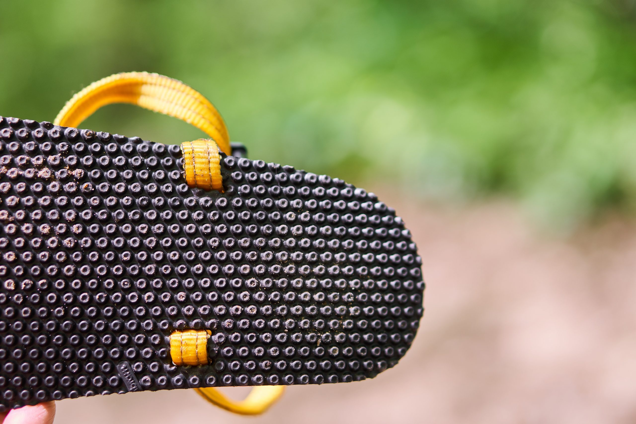  The Elemental features durable nylon webbing and a very customizable lacing system