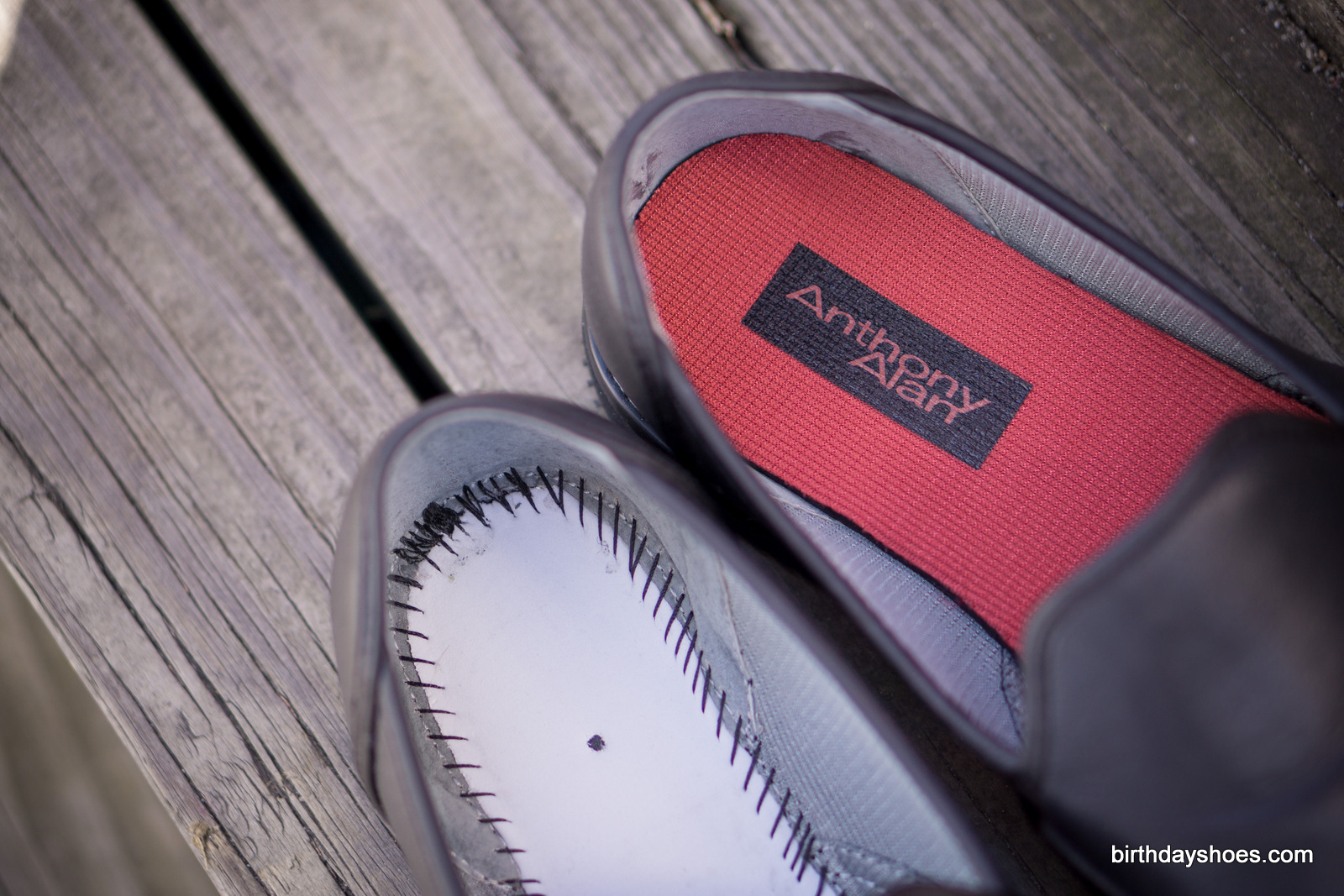 Footbed in, Footbed out