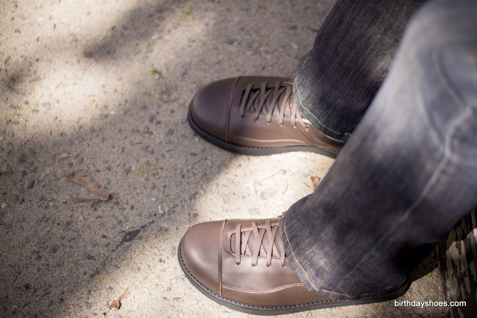 The Oxford is a great choice if you want your minimalist-inspired dress shoe with laces