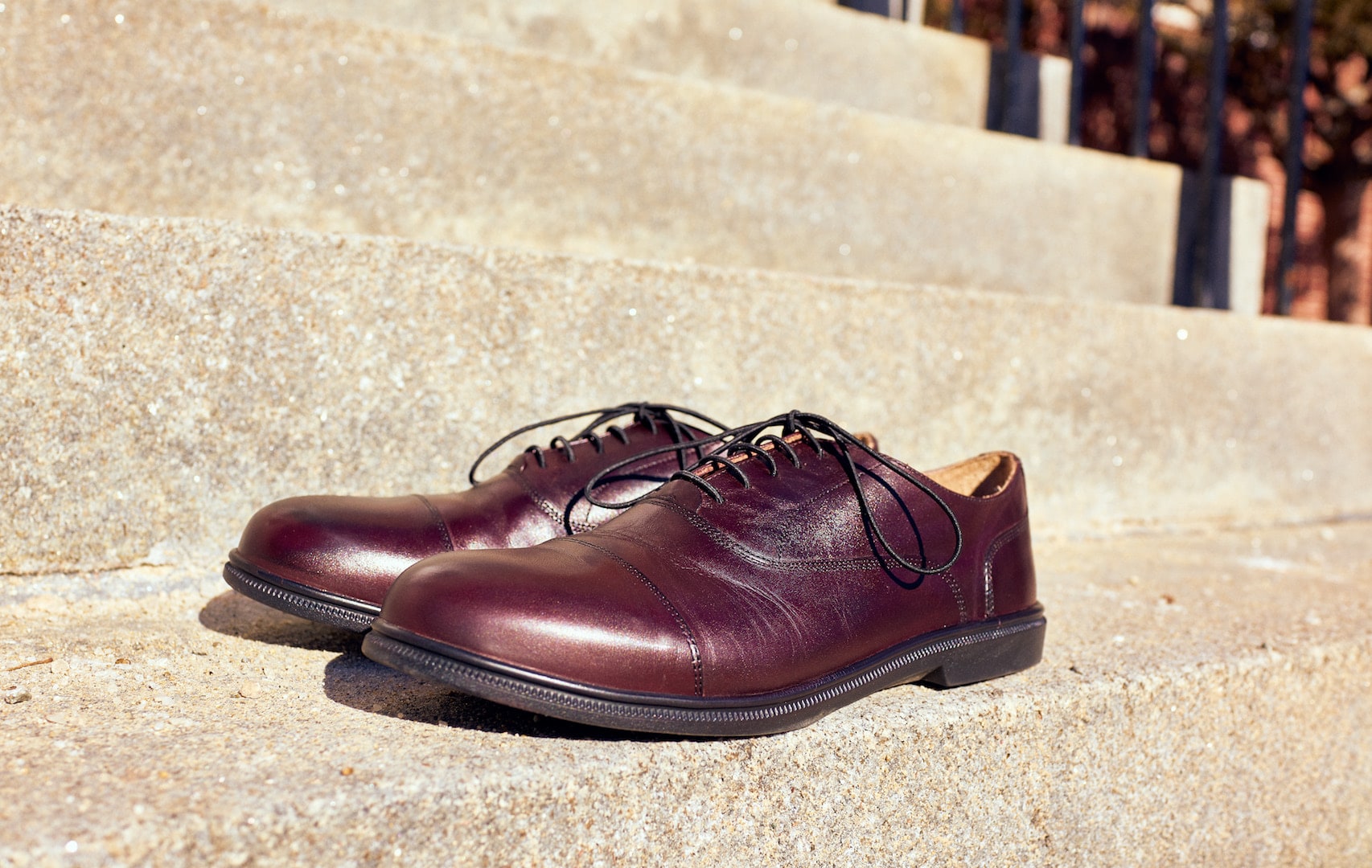  Slight toe spring, but mostly zero drop and relatively minimal