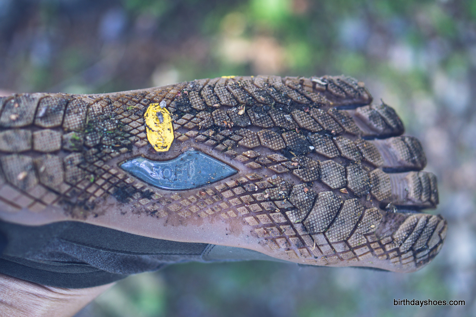 The flex grooves allow for extra toe dexterity over previous trail and mud Vibram shoes