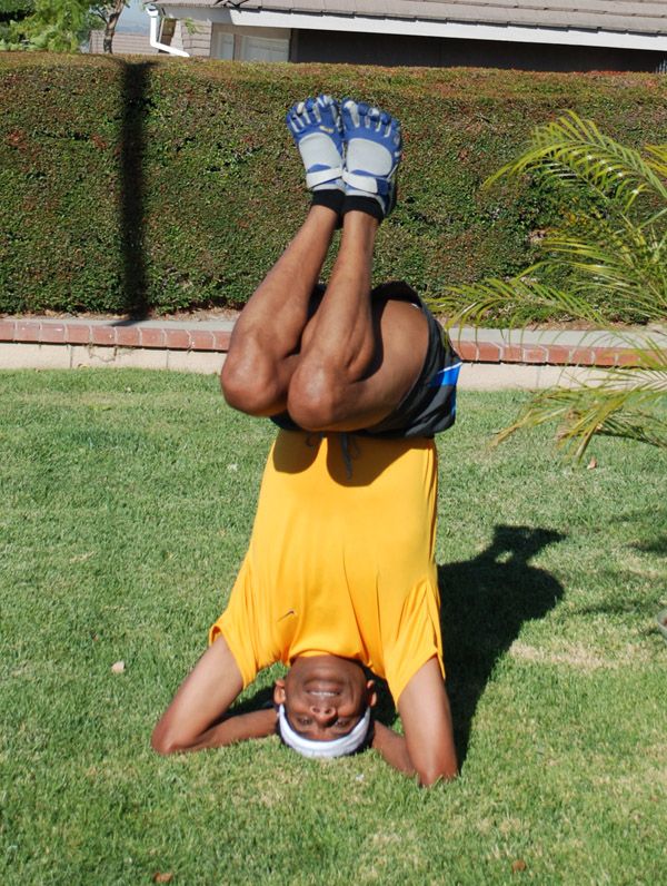 Post-run Headstand Leg Drains with Jawa