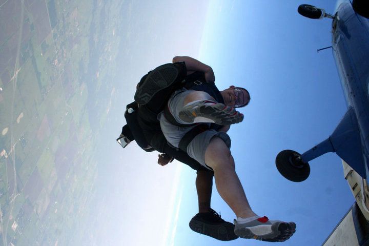 Skydiving and Running in Vibram Five Fingers Bikilas