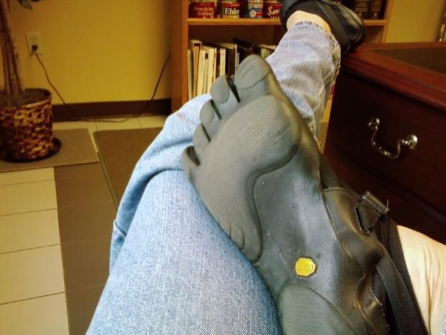 Kevin's KSO Vibram Five Fingers and a Pregnant Lori gets Comfy in Classics