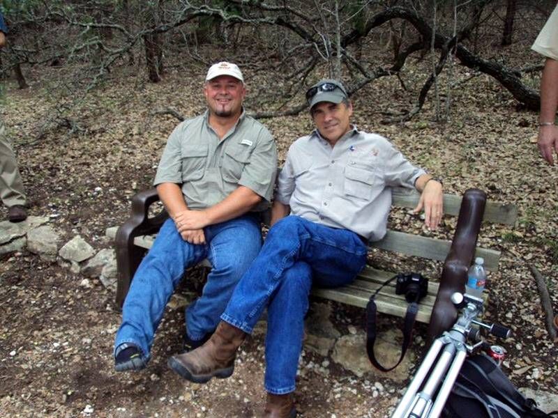 Shooting Clay Pigeons in  Five Fingers with the Texas Governor
