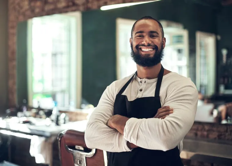 Barbearia não cobrará serviços a quem tem entrevista de emprego agendada