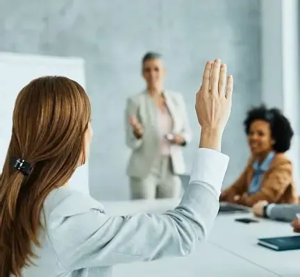 Acho que minha idade atrapalha para conseguir emprego. O que fazer?