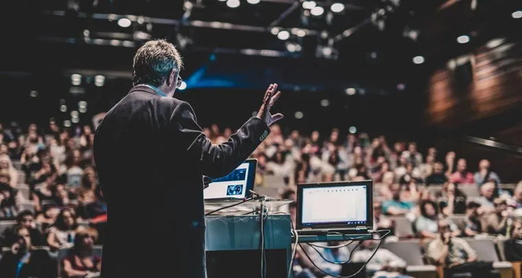 Semana de palestras gratuitas para jovens que querem ingressar no mercado de trabalho