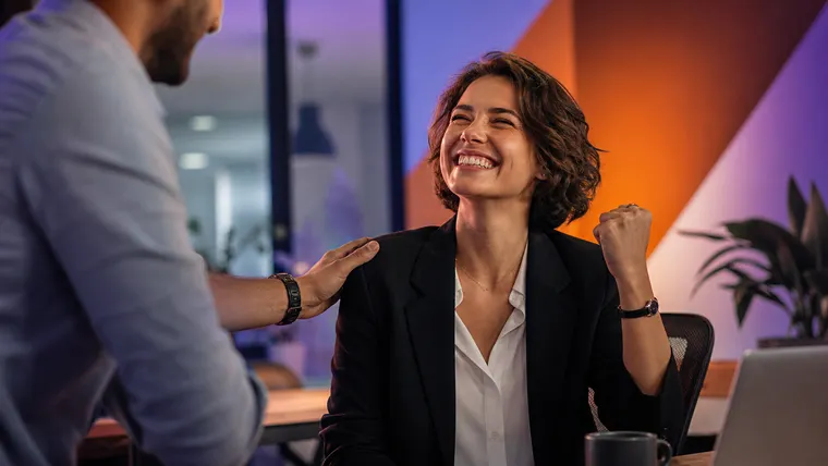 Você já comemorou a passagem do período de experiência no seu novo emprego?