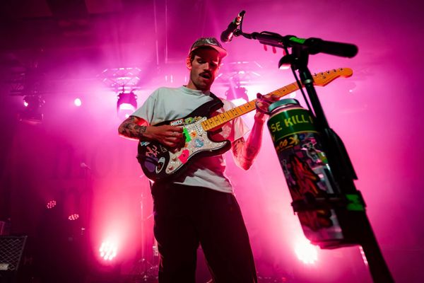 Mom Jeans' Epic Emo Throwback at Night 1 in Chicago