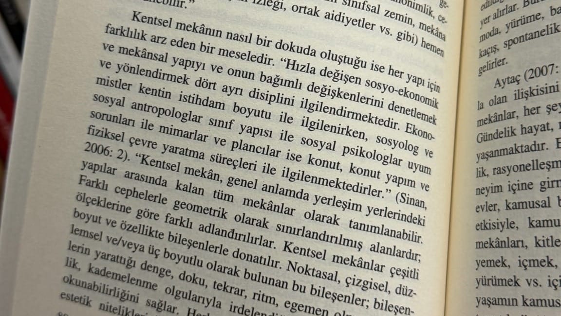 Arada Kalanın Mimarlığı