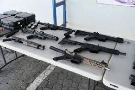 Banda de traficantes introducía al país armas y municiones en contenedores de comida.