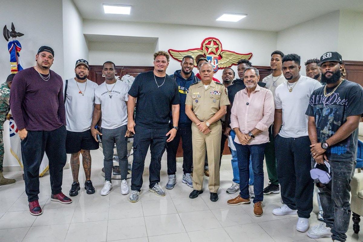 Autoridades traen al país, a otro grupo de dominicanos desde Venezuela