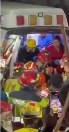 Brigadas de rescate de República Dominicaa, Ecuador y Venezuela hallan con vida a niño tras 5 días bajo los escombros