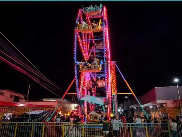 Fallecee una de las tres niñas que cayeron de un juego mecánico en Hato Mayor