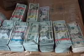 Aduanas informa la incautación de 426 mil 400 dólares que pretendieron ser ingresados ilegalmente al país