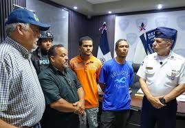 Dos presuntos delincuentes,  vinculados a muerte de mayor de la Policía se entregaron a esa institución