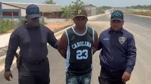 Policía apresa asesino de mujer  en La Toronja   y permanece detenido en destacamento de Los Mina