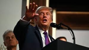 Trump asegura que a Estados Unidos no le será "difícil" resolver la situación en la "fallida" Cuba