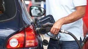 Gobierno aumenta hasta RD$6 los precios de las gasolinas y el gasoil. Congelará los precios los combustibles por tres meses