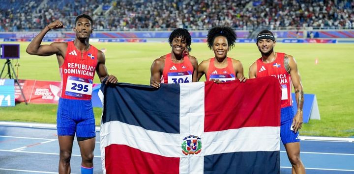 República Dominicana conquista  oro en el relevo mixto 4x400 en el que fue protagonista  Marileidy Paulino