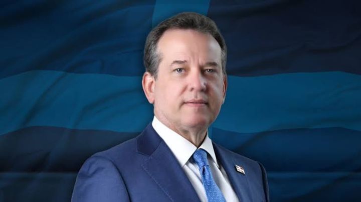 Luis abinader cambia a Víctor "Ito" Bisonó y lo designa como ministro de Relaciones Exteriores