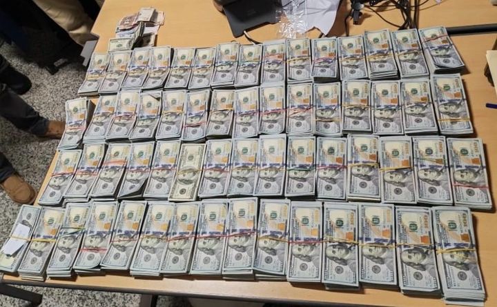Direccion de Aduanas decomisa en en Aaeropuerto Las Américas  $600 mil dólares y miles pesos colombianos