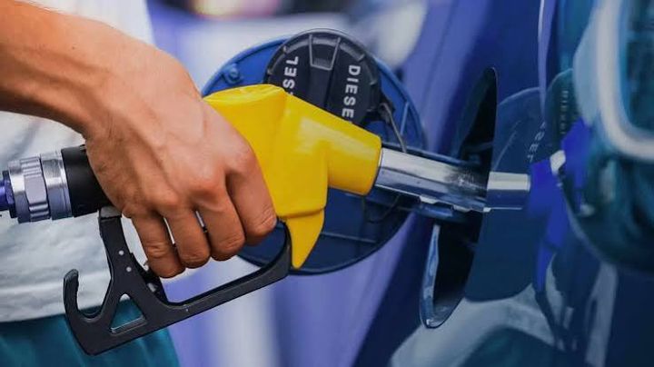 El gobierno aumenta nuevamente otros 3 pesos a la gasolina premium y 2 a la regular