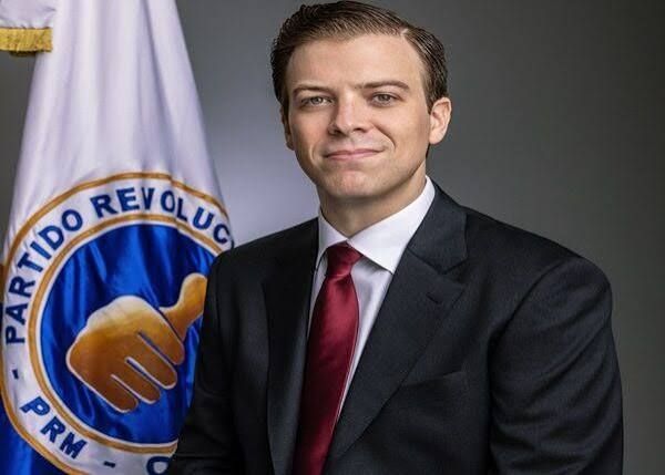 Juan Garrigó renuncia al Gobierno para dedicarse a la Secretaría General del PRM