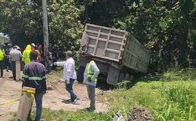 Tres muertos, entre ellos un menor, en accidente de tránsito en la autopista 6 de Noviembre