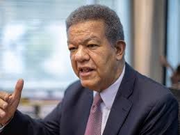 Leonel Fernández rechaza una eventual reforma fiscal y afirma que “este no es el momento apropiado”