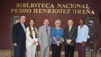 Biblioteca Nacional exhibe en vestíbulo obras de poetas dominicanos