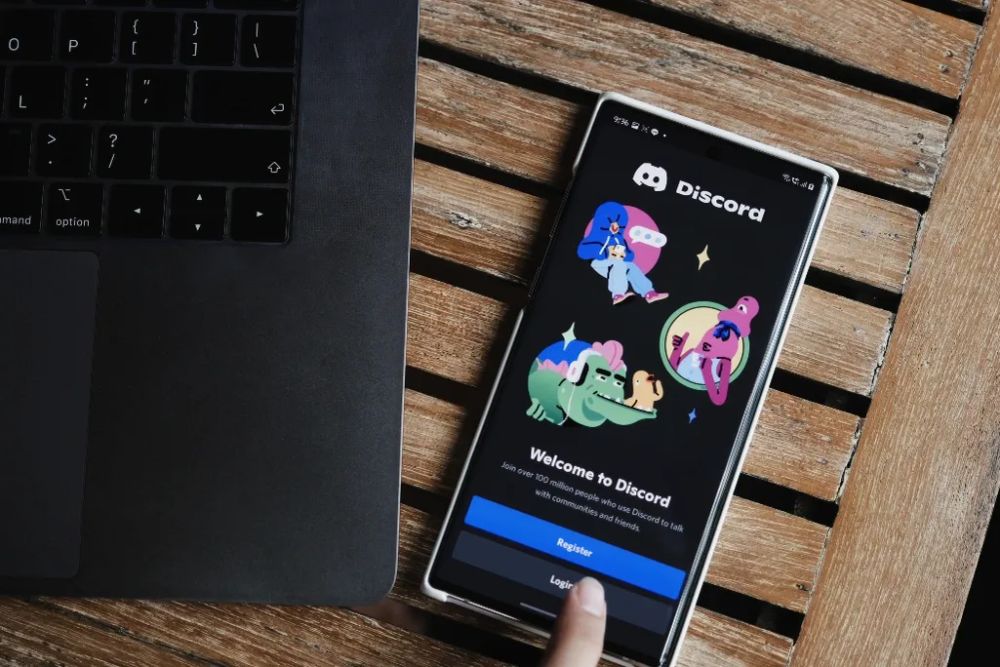 From free to fee: Transitioning to a paid Discord server