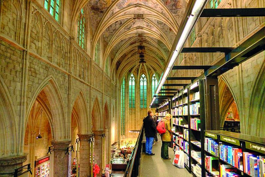 Seeing the world through literature – so many books, so little time