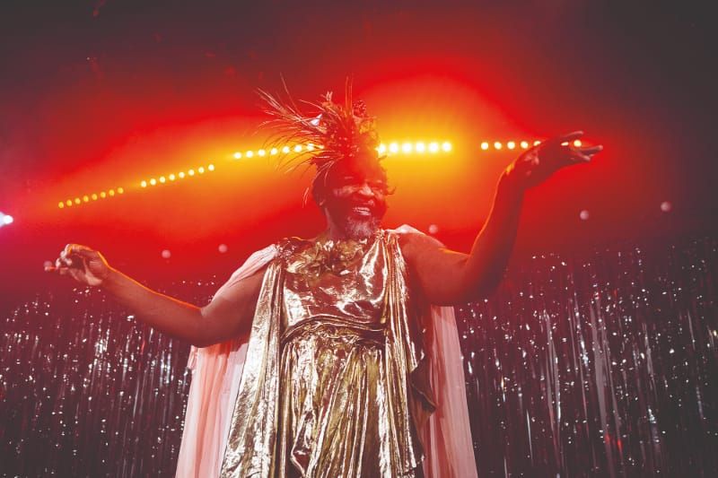 A night of wicked cabaret takes us back in time