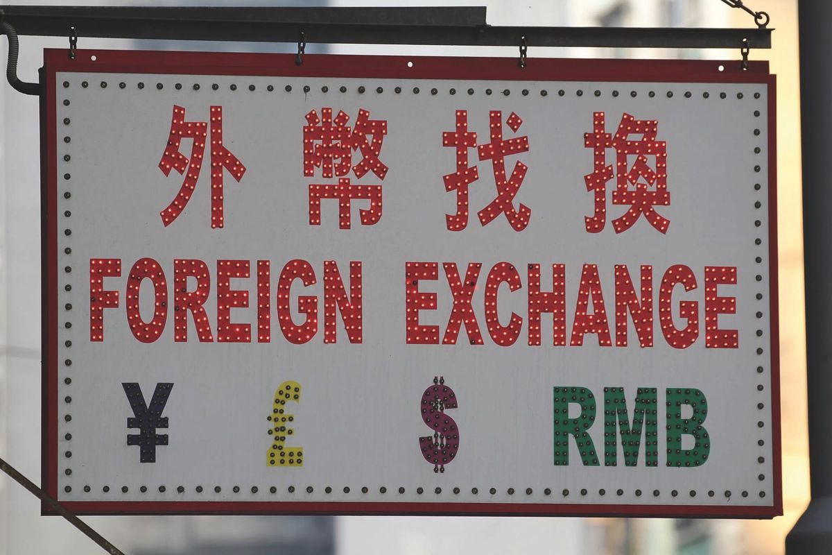 Dollar, Euro, Sterling and All their Friends: The Foreign Exchange Market