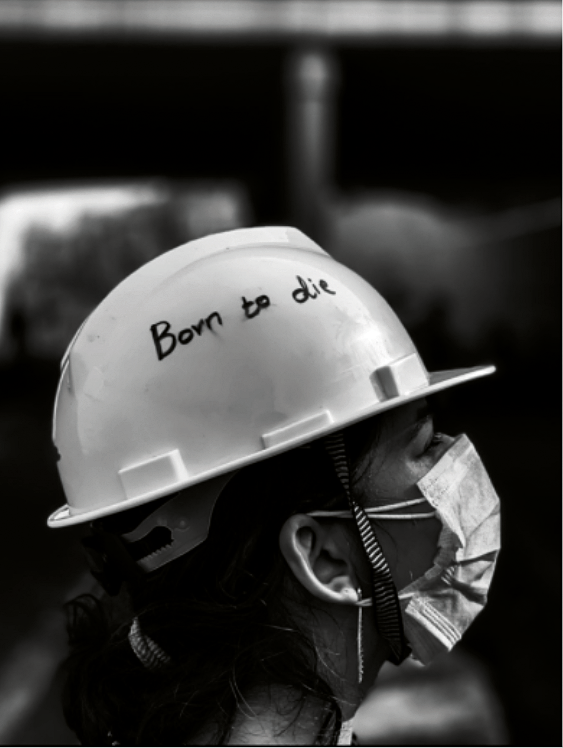 The Anger of an Exhausted Iraqi Youth Against a 16-year Old Corruptible Political System