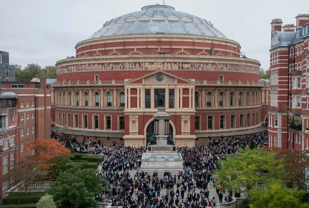 Visa expiry causes Commemoration Day to move