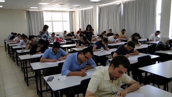 Undergraduate Aero students accidently sit postgraduate exam after paper mix up