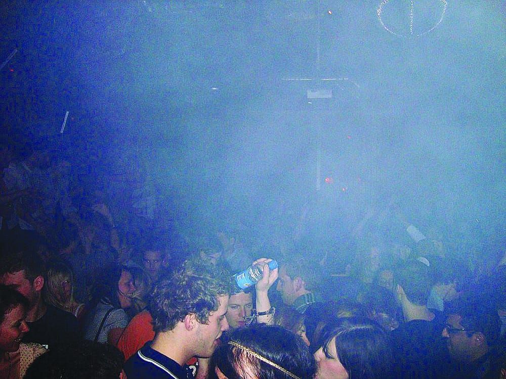 fabric to reopen under strict drug control